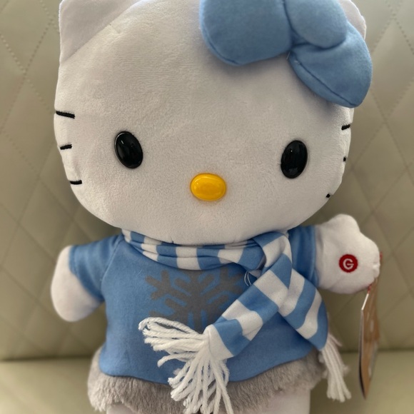 Hello Kitty Winter Christmas Animated Plush NWT Side Stepper Exclusive - Picture 3 of 7
